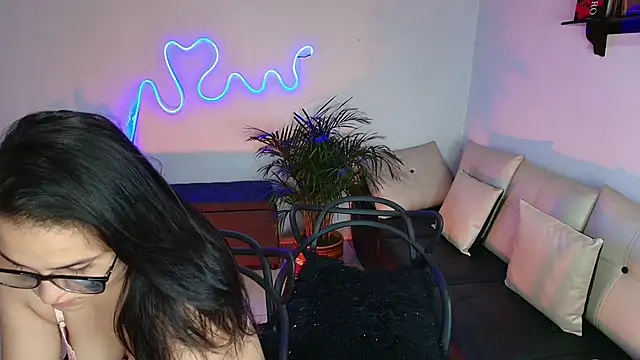 Jules n Gia online show from February 2, 2025, 7:57 pm