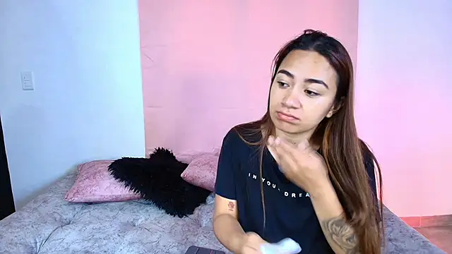 Jules n Gia online show from November 2, 2025, 2:19 pm