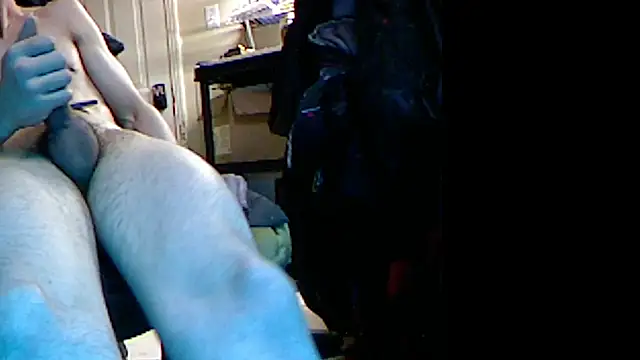 Snapshot of slendt94 chatting on February 19, 2025, 3:49 pm slendt94 online show from February 19, 2025, 3:49 pm