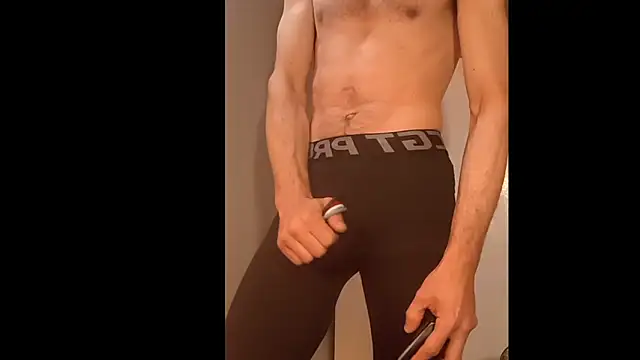 Snapshot of slendt94 chatting on October 19, 2025, 10:27 am slendt94 online show from October 19, 2025, 10:27 am