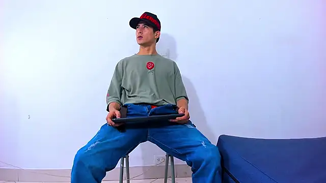 Snapshot of Jhonn_Rhyss chatting on February 12, 2025, 3:18 am Jhonn Rhyss online show from February 12, 2025, 3:18 am