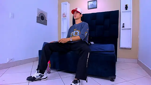 Snapshot of Jhonn_Rhyss chatting on March 19, 2025, 2:37 am Jhonn Rhyss online show from March 19, 2025, 2:37 am