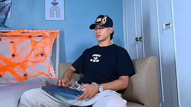 Snapshot of Jhonn_Rhyss chatting on October 5, 2025, 7:34 pm Jhonn Rhyss online show from October 5, 2025, 7:34 pm