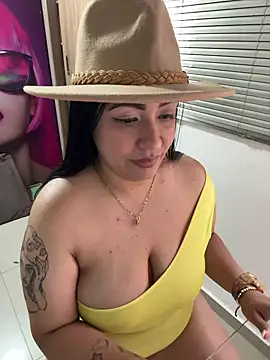 Snapshot of marta201_alfaro chatting on January 26, 2025, 3:14 pm marta201 alfaro online show from January 26, 2025, 3:14 pm