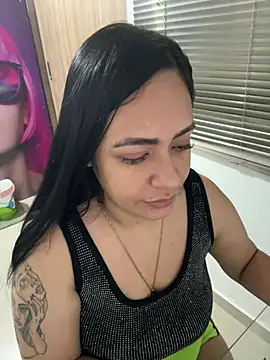 Snapshot of marta201_alfaro chatting on February 23, 2025, 12:27 pm marta201 alfaro online show from February 23, 2025, 12:27 pm