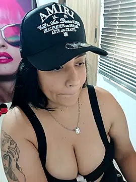 Snapshot of marta201_alfaro chatting on November 13, 2025, 6:51 pm marta201 alfaro online show from November 13, 2025, 6:51 pm