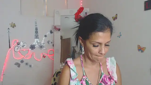 Snapshot of brigitht chatting on October 3, 2025, 2:47 pm brigitht online show from October 3, 2025, 2:47 pm