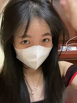 minmin2kk5 online show from March 22, 2025, 4:37 pm