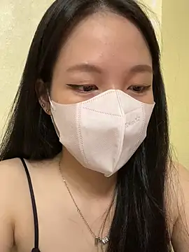 minmin2kk5 online show from October 3, 2025, 3:31 pm