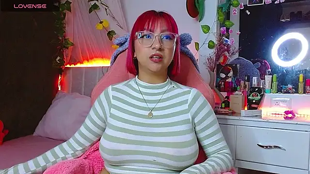 Littlerouse  online show from November 7, 2025, 10:43 pm