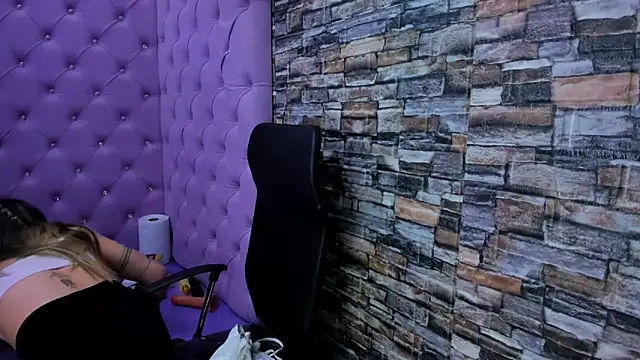 celeste blue69 online show from December 19, 2024, 2:56 am