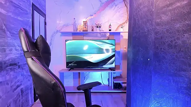 saracaball  online show from November 7, 2025, 1:00 pm