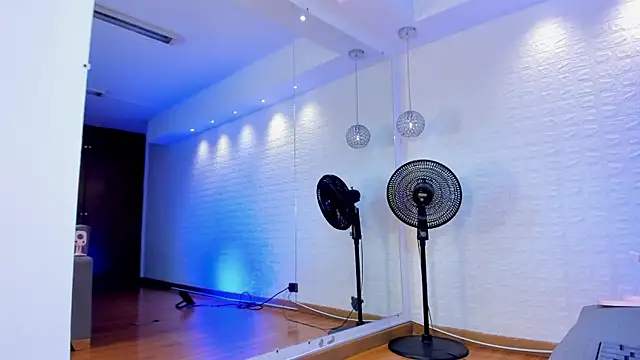 violet scott online show from January 21, 2025, 1:43 pm