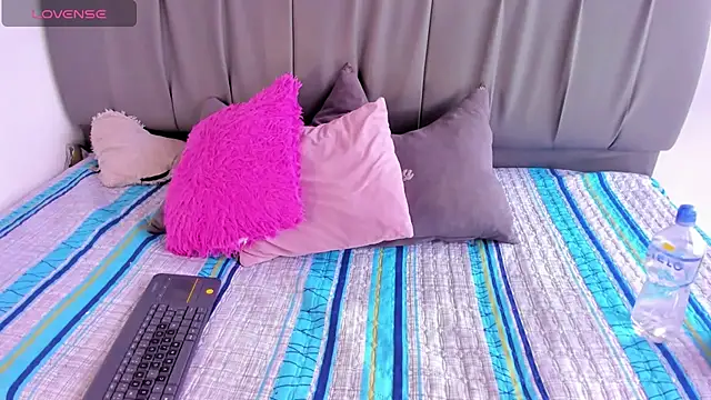 Cherllynn online show from September 13, 2025, 5:02 pm