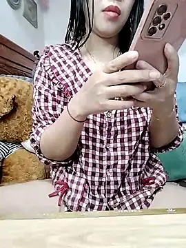 cream1299 online show from February 21, 2025, 10:39 am