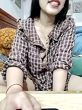 cream1299 online show from March 10, 2025, 12:40 am