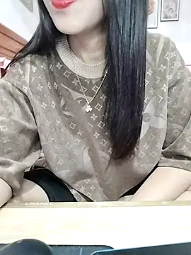 cream1299 online show from October 23, 2025, 1:27 am