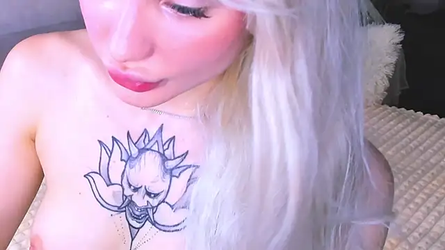 Snapshot of Sweeet_Barbie chatting on September 15, 2025, 3:23 pm Sweeet Barbie online show from September 15, 2025, 3:23 pm