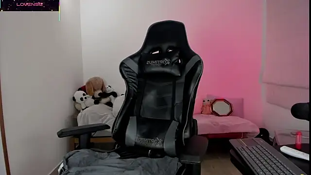 Snapshot of Biancastrongg chatting on November 25, 2025, 2:55 am Biancastrongg online show from November 25, 2025, 2:55 am