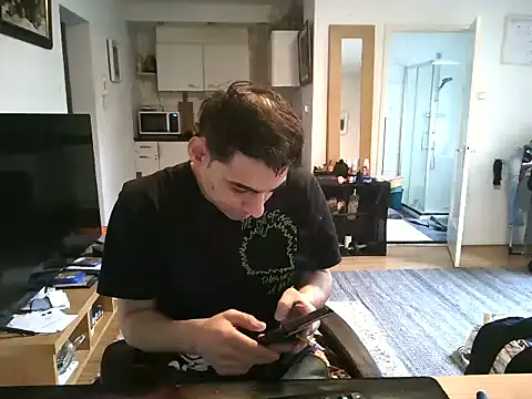 Snapshot of mihaimichael chatting on February 24, 2025, 1:42 pm mihaimichael online show from February 24, 2025, 1:42 pm