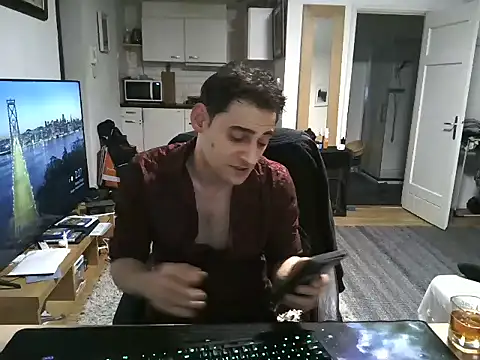 Snapshot of mihaimichael chatting on March 8, 2025, 1:28 am mihaimichael online show from March 8, 2025, 1:28 am