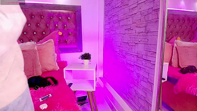 Tayzon Foxxx online show from November 19, 2025, 12:27 pm