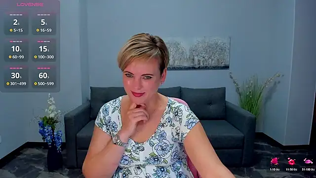 Julia Wilsone online show from November 16, 2025, 6:52 am