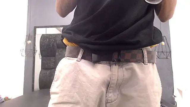 Snapshot of Jose_Smoke chatting on October 4, 2025, 3:15 am Jose Smoke online show from October 4, 2025, 3:15 am