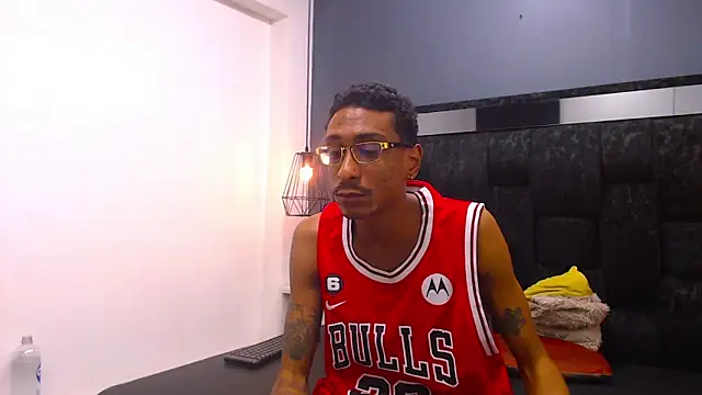 Snapshot of Jose_Smoke chatting on October 31, 2025, 3:40 am Jose Smoke online show from October 31, 2025, 3:40 am