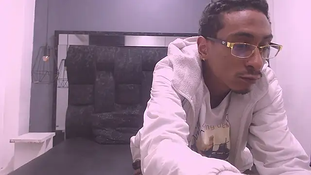 Snapshot of Jose_Smoke chatting on November 10, 2025, 3:49 am Jose Smoke online show from November 10, 2025, 3:49 am