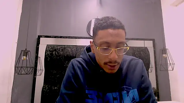 Snapshot of Jose_Smoke chatting on November 19, 2025, 4:01 am Jose Smoke online show from November 19, 2025, 4:01 am