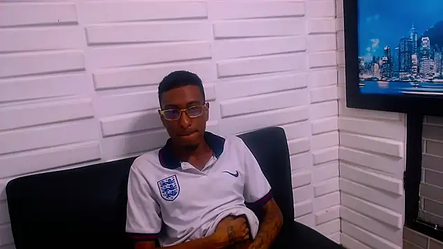 Snapshot of Jose_Smoke chatting on November 21, 2025, 3:11 pm Jose Smoke online show from November 21, 2025, 3:11 pm