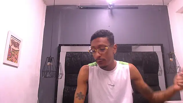 Snapshot of Jose_Smoke chatting on November 30, 2025, 3:32 am Jose Smoke online show from November 30, 2025, 3:32 am