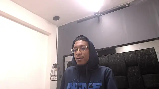 Snapshot of Jose_Smoke chatting on December 14, 2025, 1:05 pm Jose Smoke online show from December 14, 2025, 1:05 pm