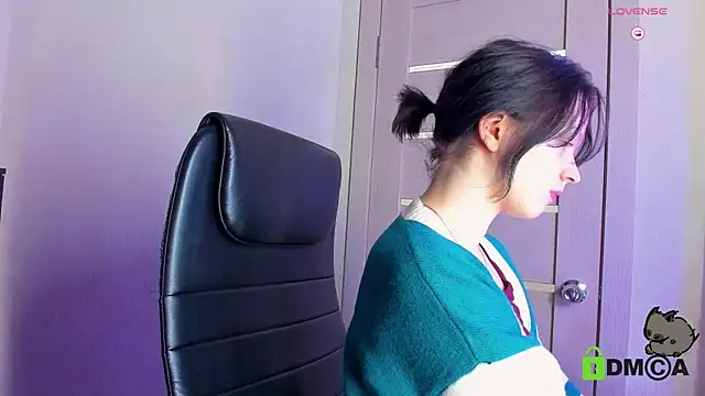 Alina Mills online show from March 13, 2025, 3:39 pm