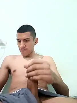 Rogersmit2 online show from February 6, 2025, 4:58 pm