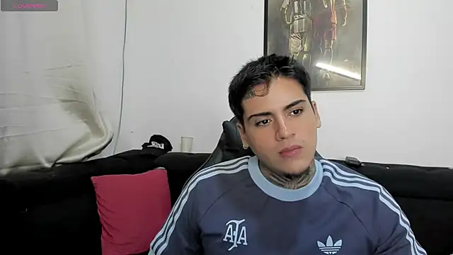 Snapshot of mad_maxxx2 chatting on October 25, 2025, 12:29 am mad maxxx2 online show from October 25, 2025, 12:29 am