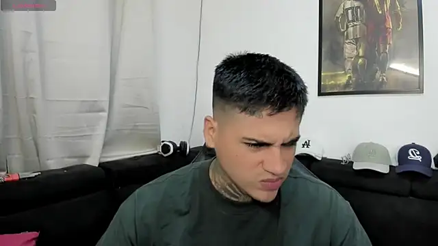 Snapshot of mad_maxxx2 chatting on October 29, 2025, 11:45 am mad maxxx2 online show from October 29, 2025, 11:45 am