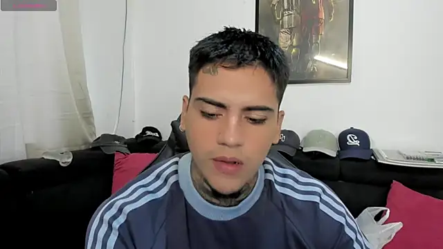 Snapshot of mad_maxxx2 chatting on November 6, 2025, 12:06 pm mad maxxx2 online show from November 6, 2025, 12:06 pm