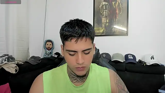 Snapshot of mad_maxxx2 chatting on November 10, 2025, 12:15 pm mad maxxx2 online show from November 10, 2025, 12:15 pm