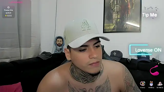 Snapshot of mad_maxxx2 chatting on November 11, 2025, 12:21 am mad maxxx2 online show from November 11, 2025, 12:21 am