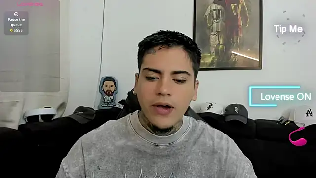 Snapshot of mad_maxxx2 chatting on November 17, 2025, 11:49 am mad maxxx2 online show from November 17, 2025, 11:49 am