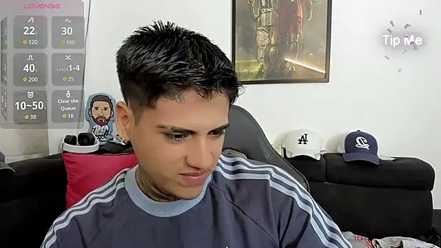 Snapshot of mad_maxxx2 chatting on December 18, 2025, 12:33 pm mad maxxx2 online show from December 18, 2025, 12:33 pm