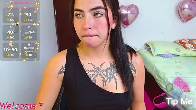 Snapshot of _luna_torres chatting on December 7, 2024, 9:44 pm  luna torres online show from December 7, 2024, 9:44 pm