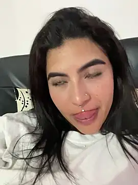 Snapshot of _luna_torres chatting on March 13, 2025, 4:38 am  luna torres online show from March 13, 2025, 4:38 am