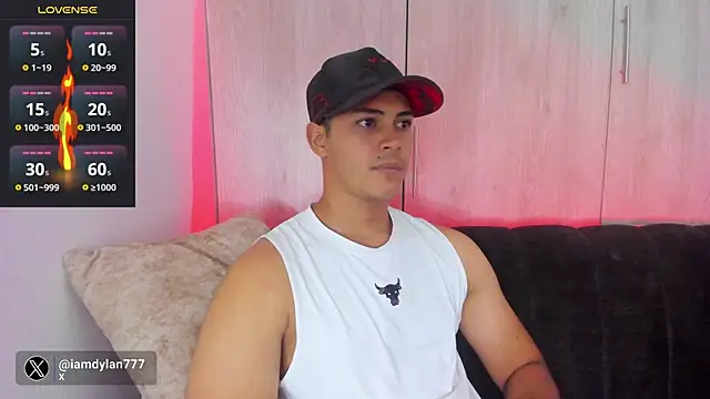 Snapshot of Iamdylan777 chatting on February 26, 2025, 2:15 am Iamdylan777 online show from February 26, 2025, 2:15 am