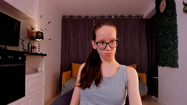 BettyBrowni online show from February 5, 2025, 7:10 pm