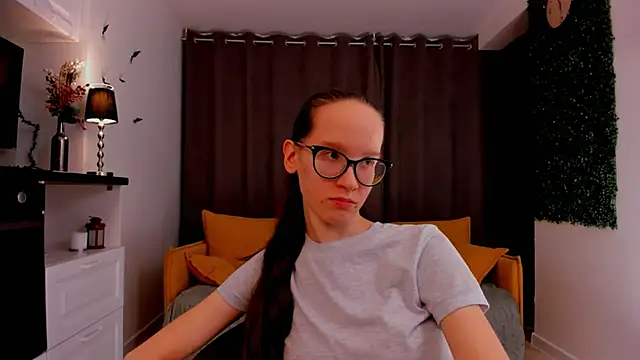 BettyBrowni online show from February 24, 2025, 4:04 pm