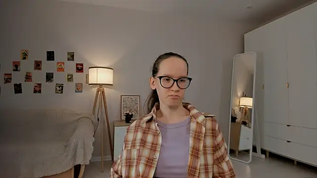 BettyBrowni online show from March 18, 2025, 1:21 am