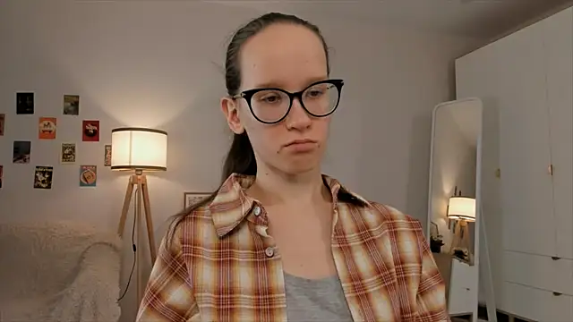 BettyBrowni online show from March 20, 2025, 7:14 pm